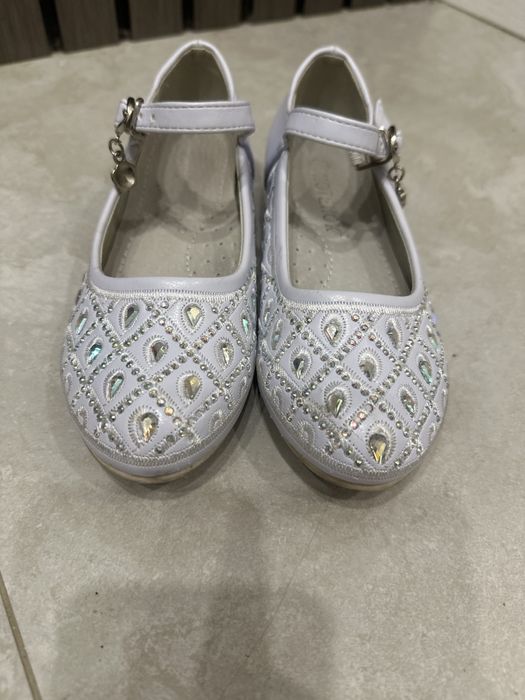 Туфли на девочку 4-6 лет