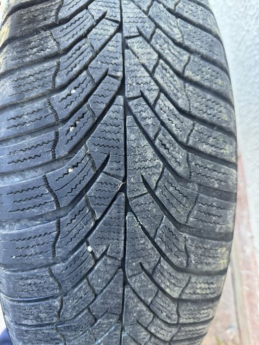 Anvelope  iarna  215”60”17 Kumho  700  pret fix