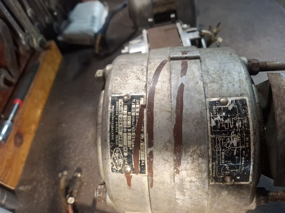 Продам эл двигателя.