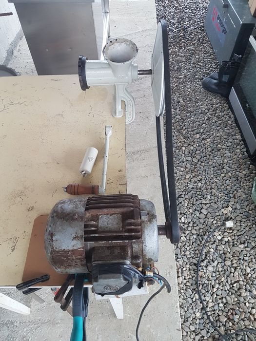 Maşină de tocat carne