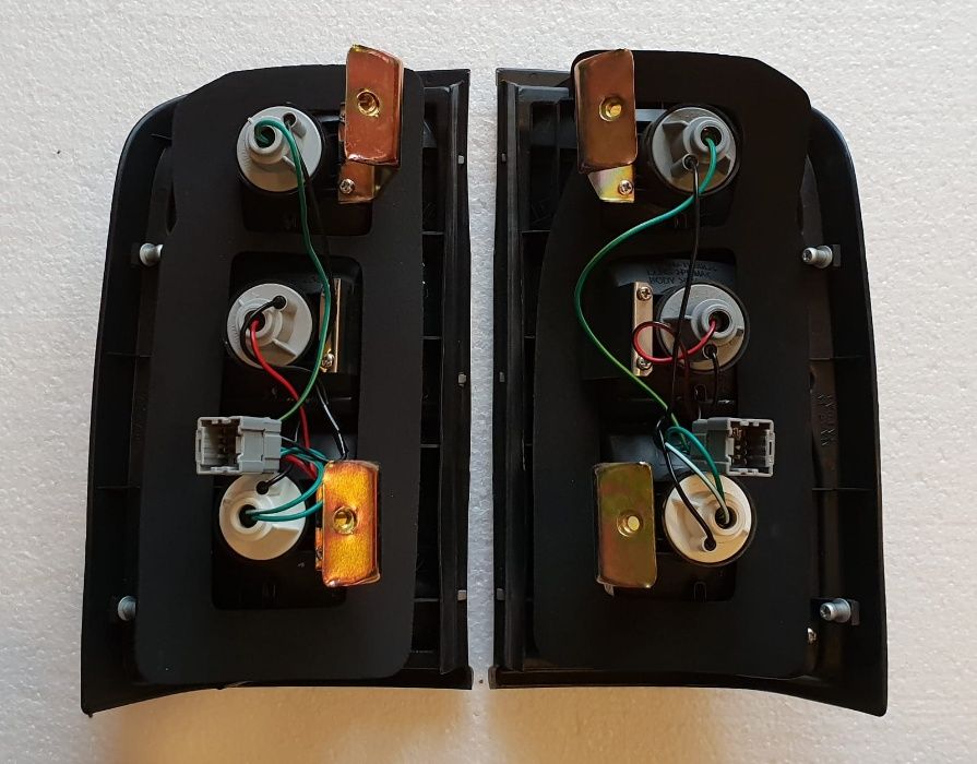 Lampa spate stop semnalizare NISSAN PATROL Y61 (1998-2004)