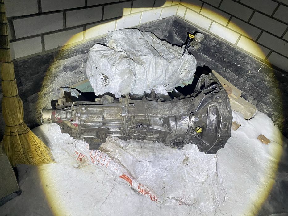 Мотор машины , двигатель