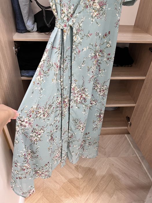 Красивое платье с запахом