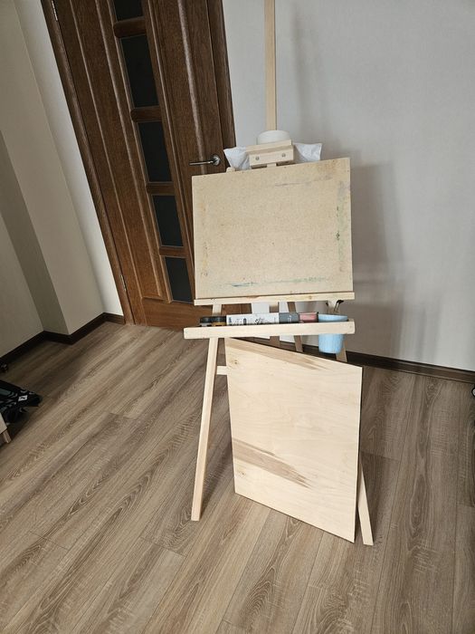 Продам мольберт с двумя досками