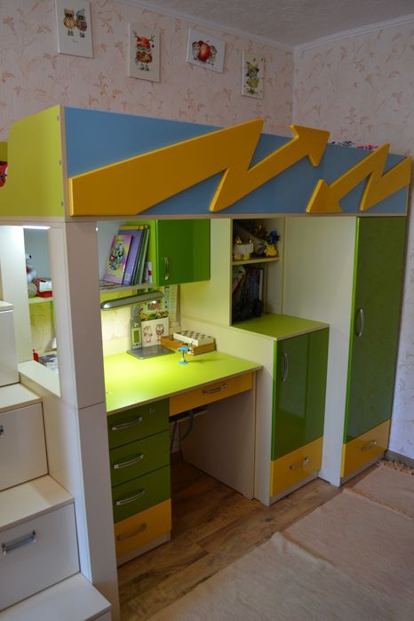 Продаю детские кровати (двухъярусные)