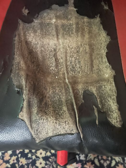 Vand scaun gaming myria folosit