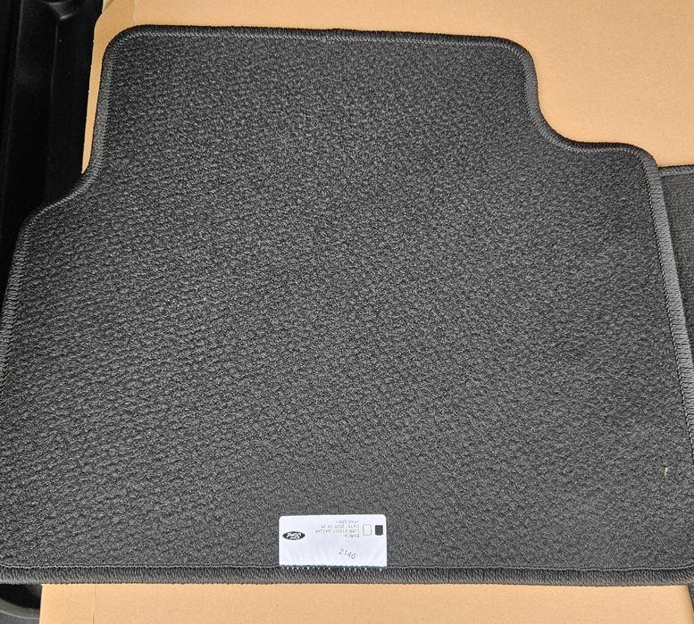 Vând preșuri textile originale Ford Kuga model 2025