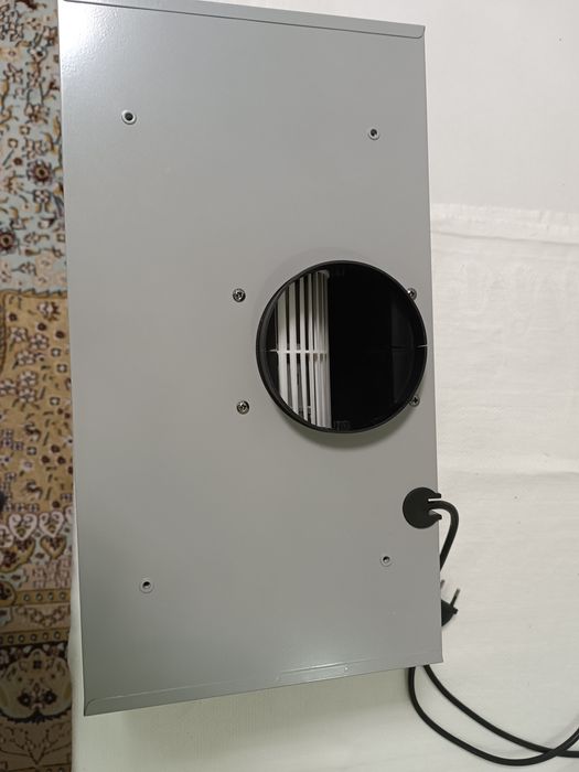 Продам новый кух вытяжку