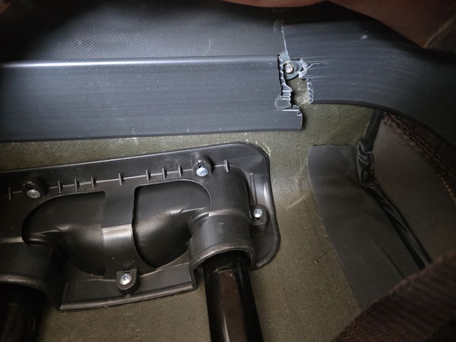 Продам чемодан коричневый