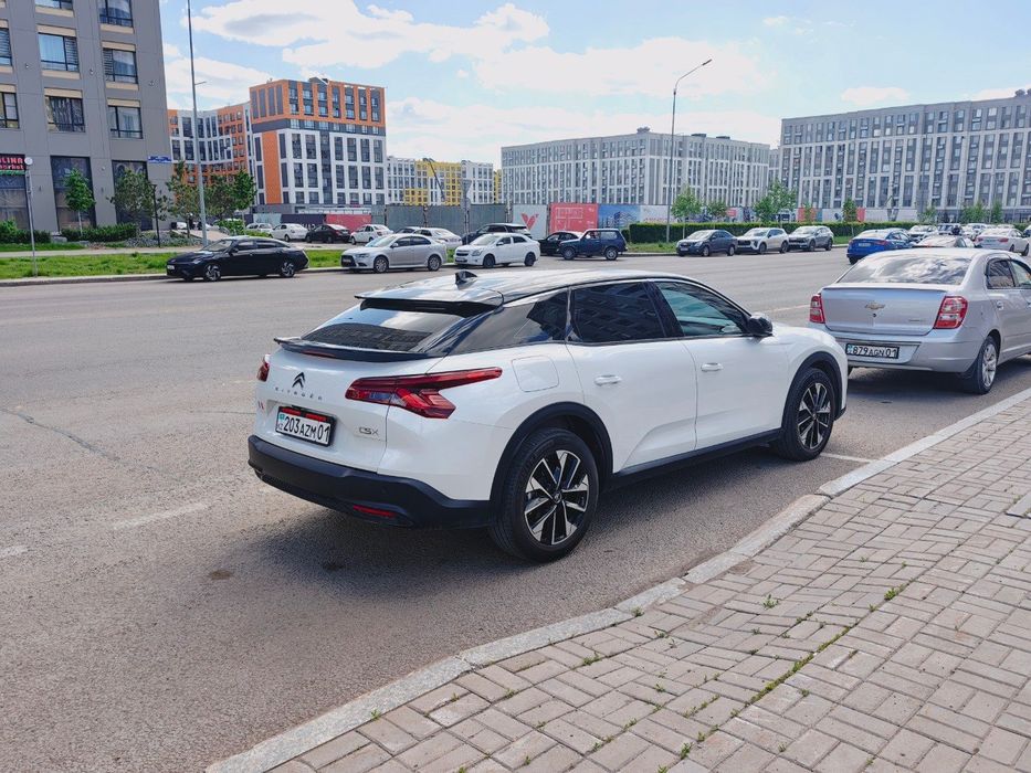 Автомобиль Ситроен С5 Х.