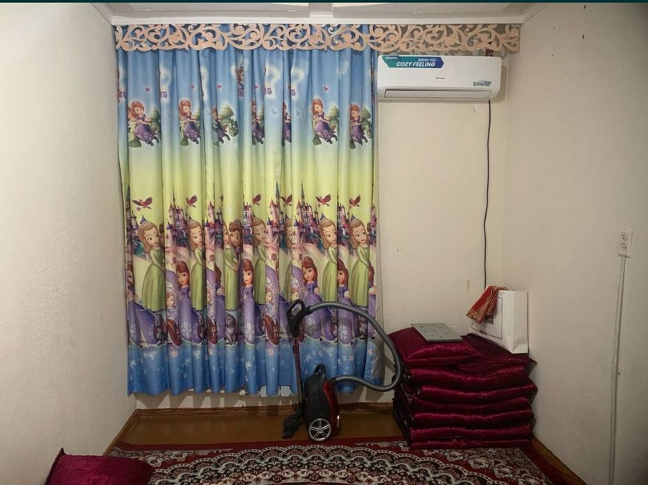 Без маклер уй сотилади 1х2-хонали килинган. Яшнобод т-н Кадышева БОЗОР