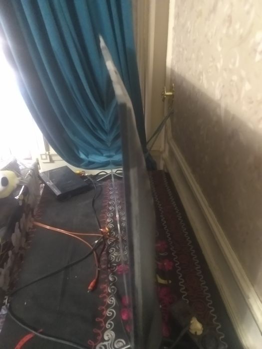 телевизор сотилади 3тача