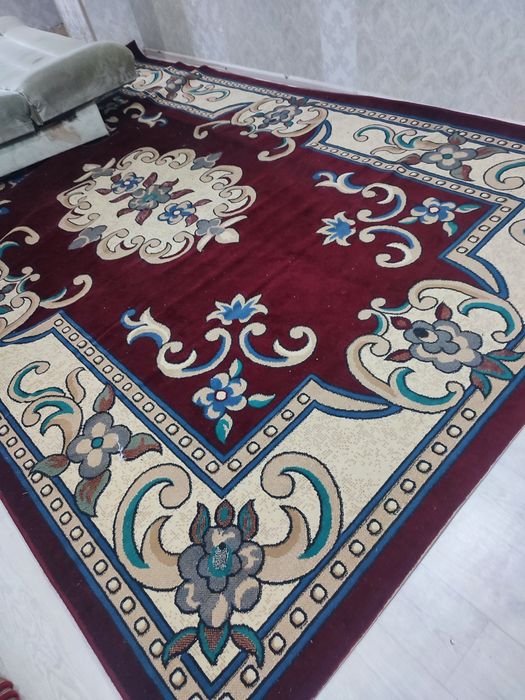 Продам ковёр хорошего качества большой