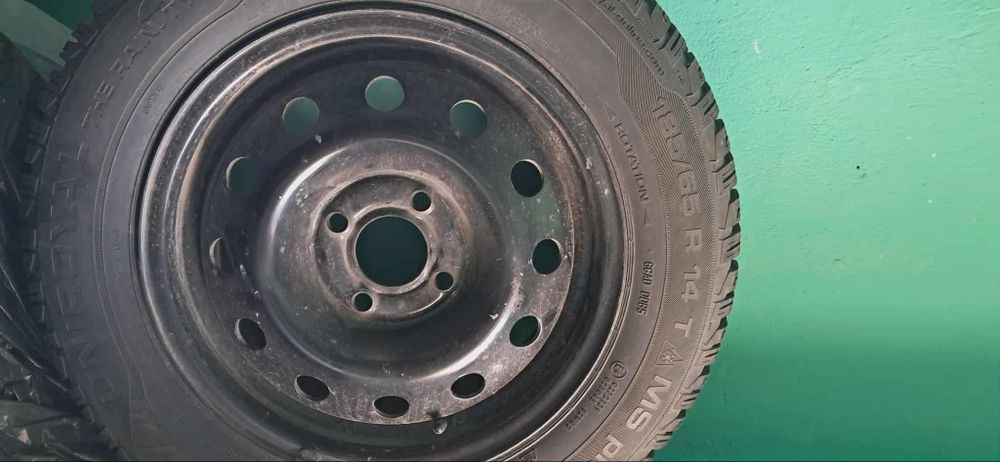 Продавам зимни гуми