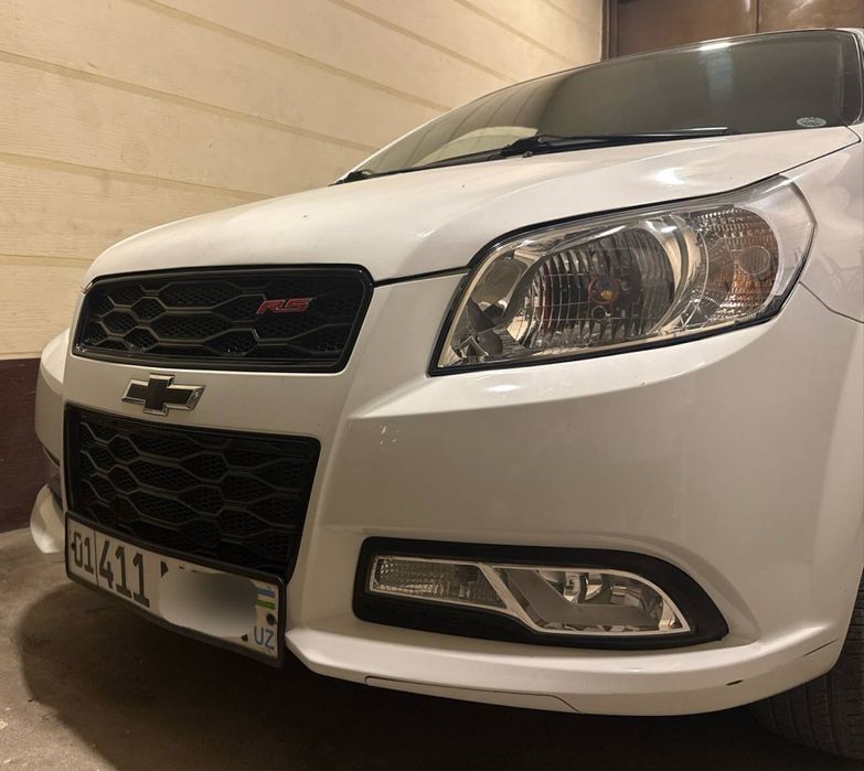 Продаётся бампер и облисовка RC от Nexia 3