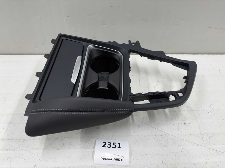 Предна част централна конзола / Поставка за чаши БМВ М3 Ф80 М4 Ф82 Ф83