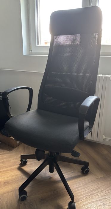 Scaun birou IKEA Markus negru, spătar inalt plasa