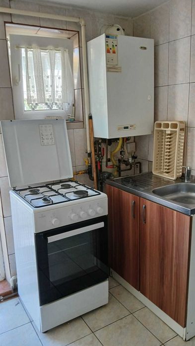 Inchiriez casa zona Brașovechi / Centrul Nou