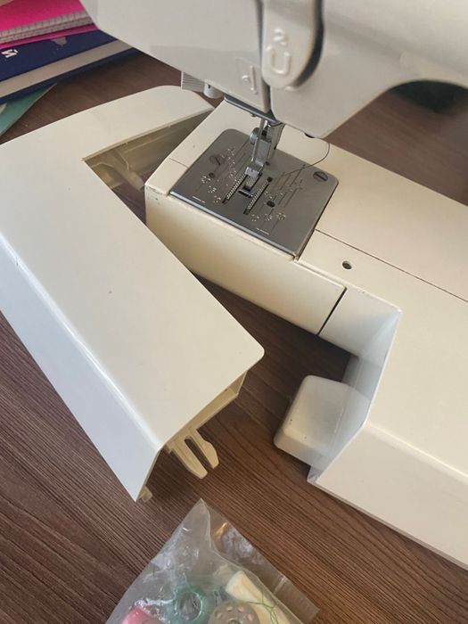 Швейная машина Janome