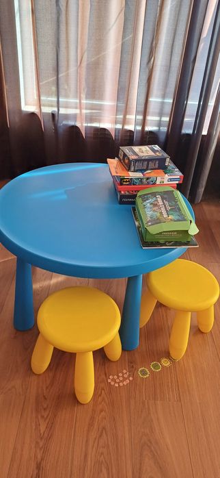Детка маса + 2 бр.столчета IKEA