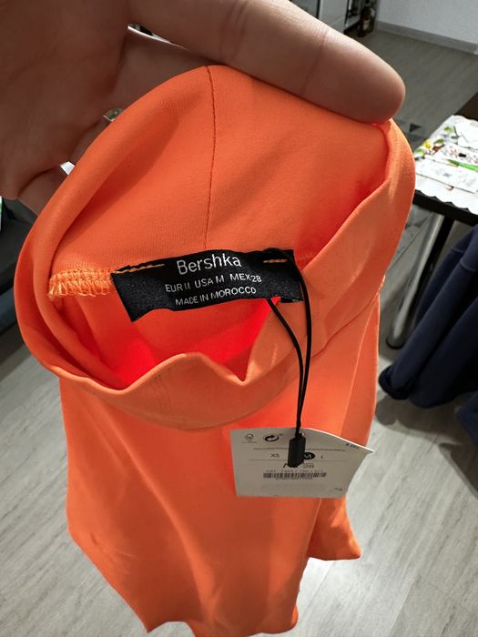 Body Bershka portocaliu nou cu etichetă