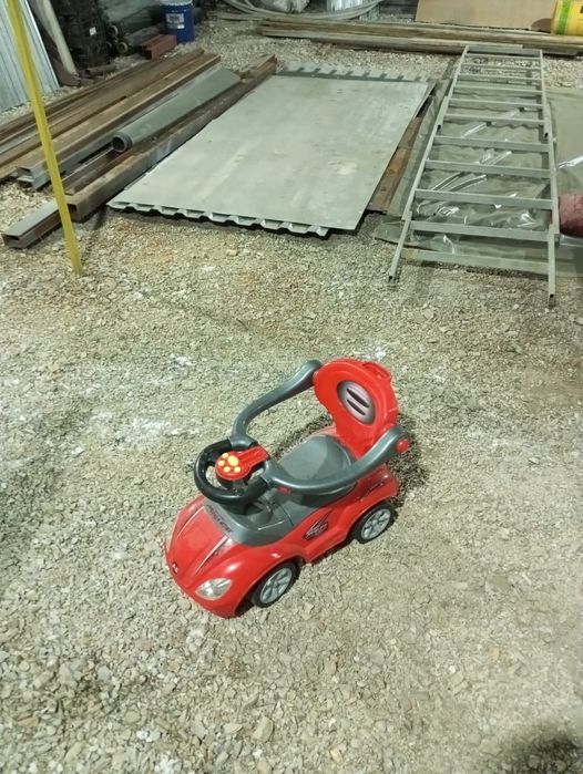 Детская машинка продам