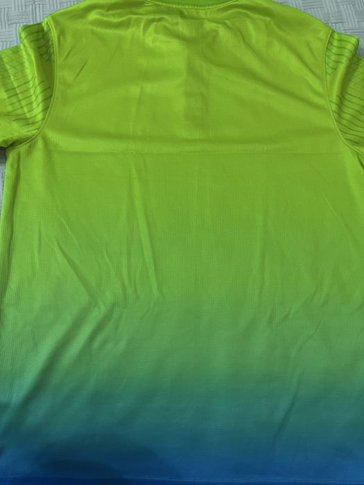 Продам новую футболку!!!