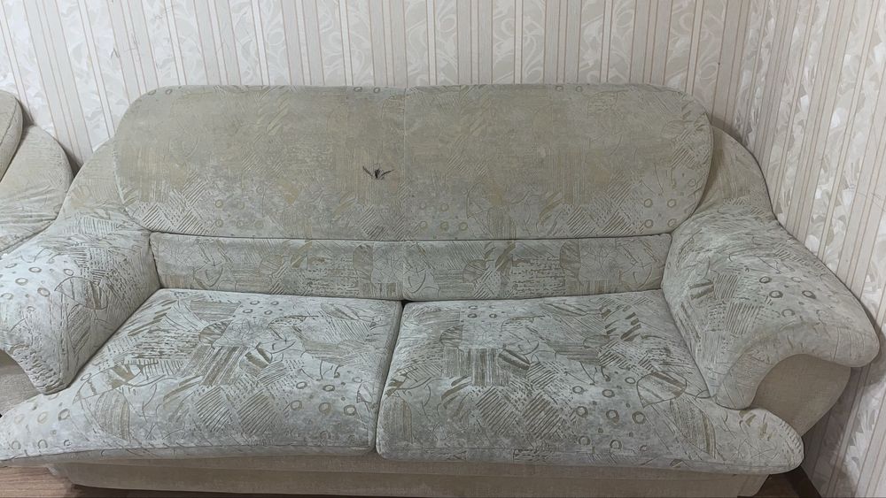 Продам диван б/у срочно