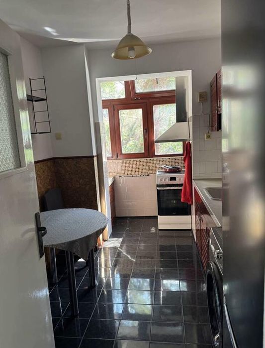 Дава се под наем Тристаен апартамент в Пловдив, Съдийски - 82 кв.м за 500 € - Снимка #1