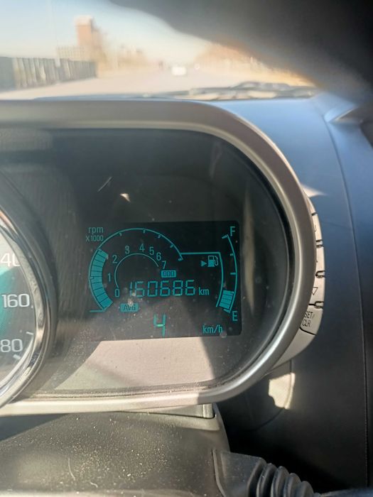 SPARK 7500  в хорошем состоянии не битая