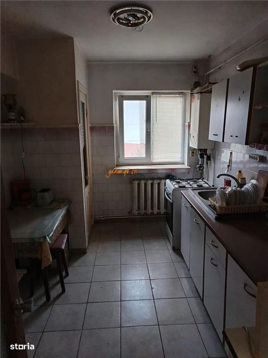 Apartament 2 camere , zona b- dul Independentei , et 1 din 4 , decoman