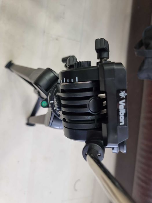 Статив тринога Velbon Videomate 638