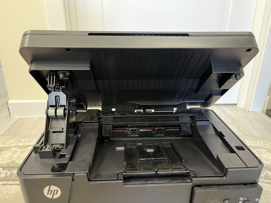 Продается HP LaserJet Pro MFP M125a в идеальном состоянии