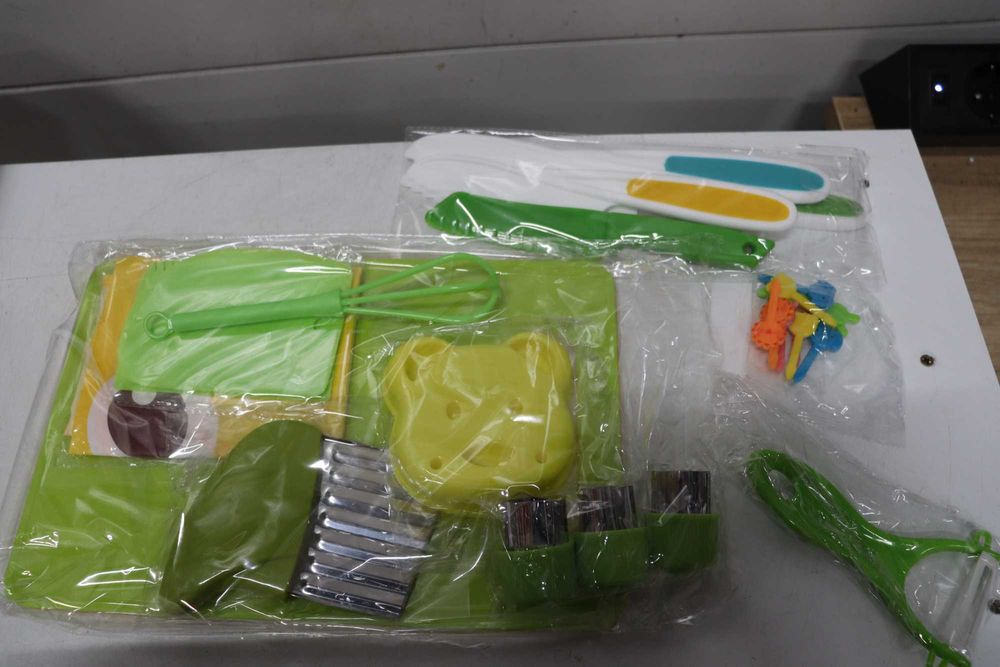 Комплект кухненски инструменти Монтесори, съдове за готвене