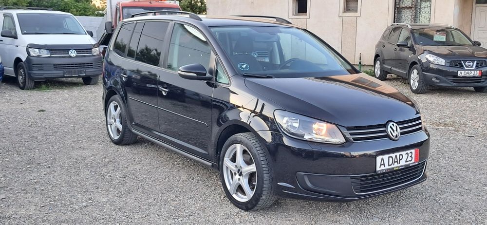Volkswagen Touran 1.6 TDI 105 cp EURO 5 an 2012 7 LOCURI