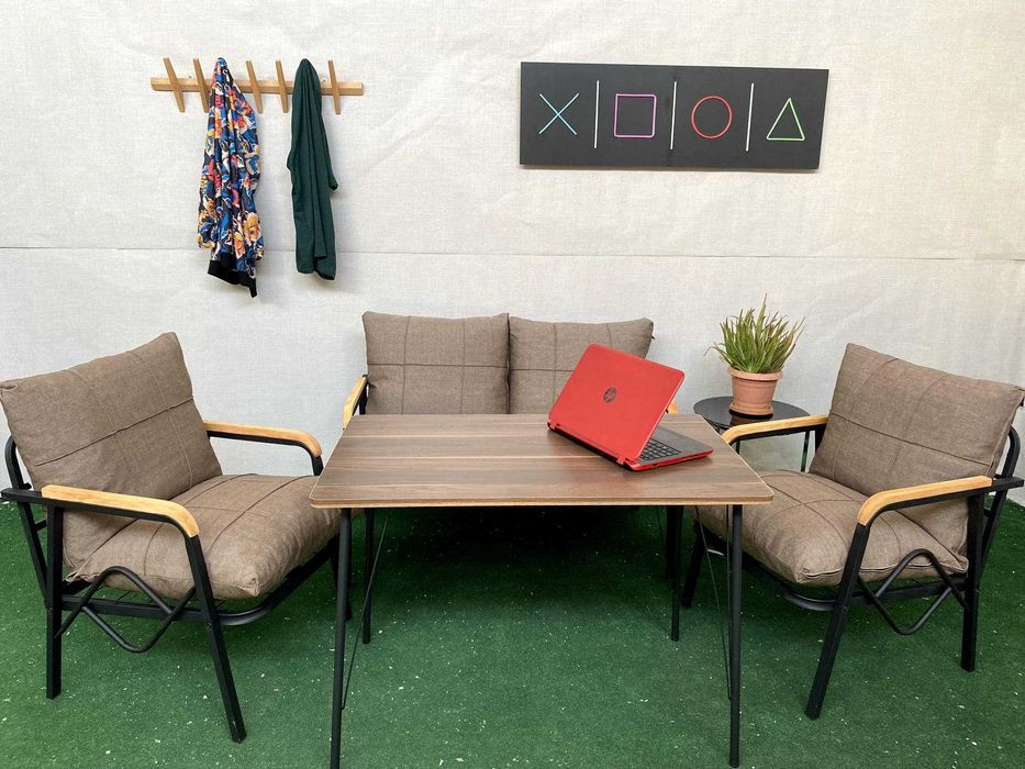 Градински комплект от 4 части - двуместно канапе, две кресла и маса