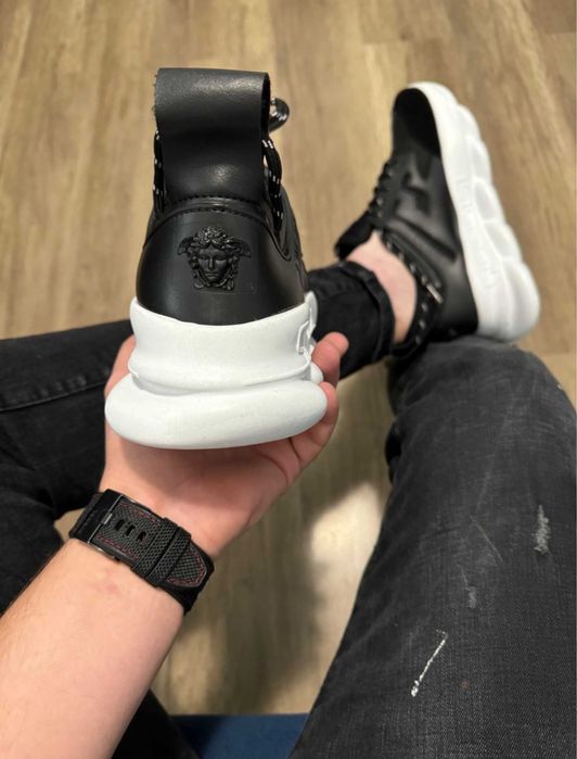 Versace Chain Reaction Black & White