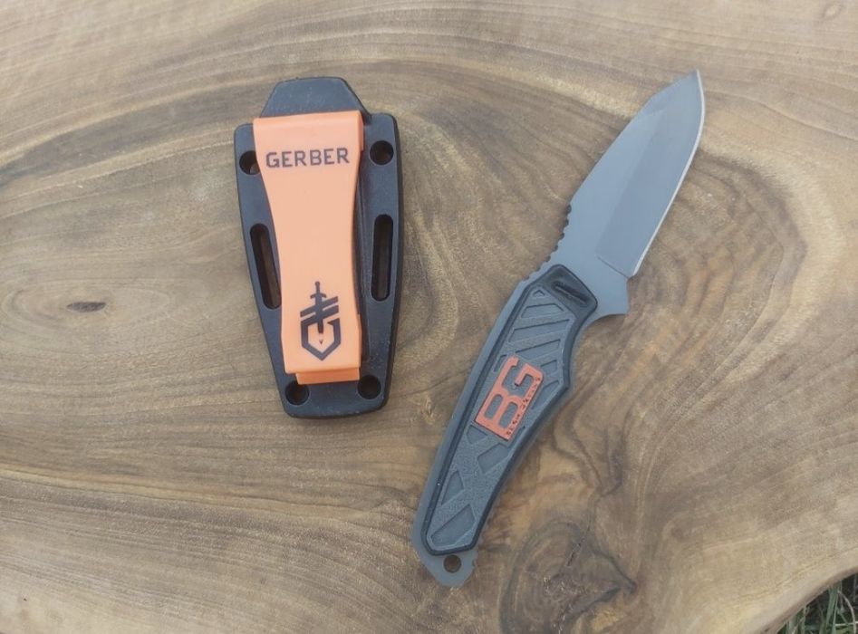 Компактен тактически нож с кания