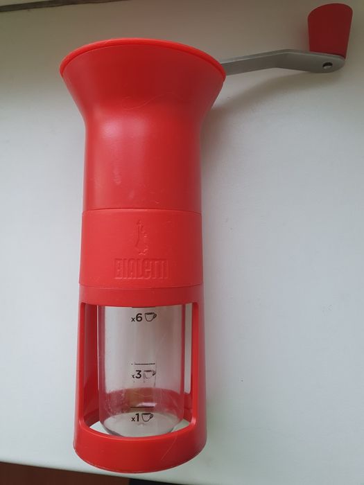 Ручная кофемолка bialetti