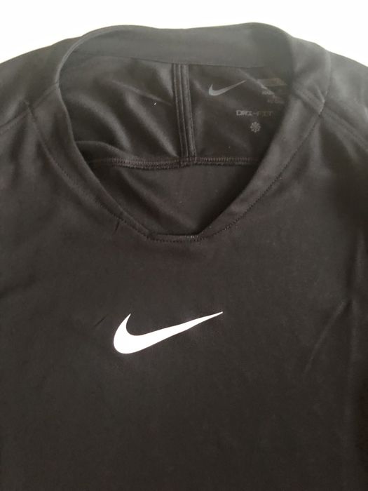 Bluzâ nike nouâ