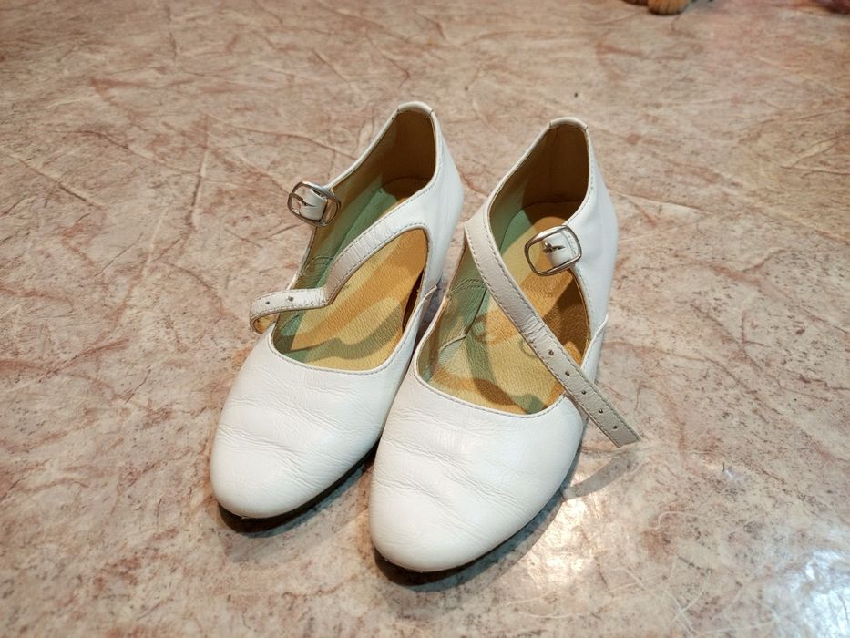 продам танцевальные туфли