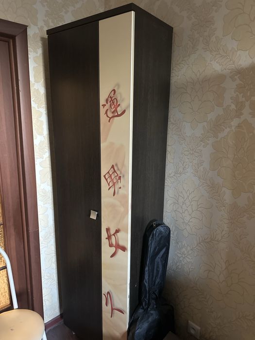 Большой шкаф для комноты