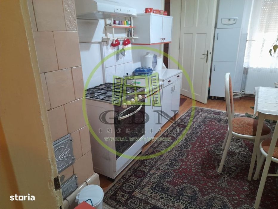 Apartament 2 camere de vanzare la casa  str.Plopului  Fagaras  jud. Br