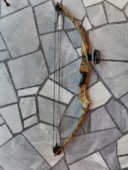 Спортен лък за стрелба нов