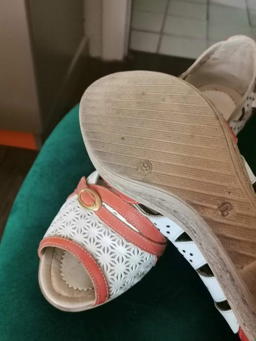 Продавам дамски обувки