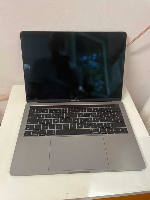MacBook Pro A1706 Mid 2017, I5 3.1, 8 Gb DDR4, SSD 500 Gb, impecabil