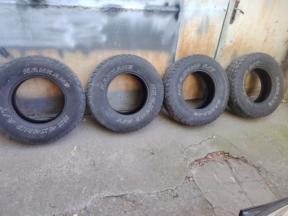Джипови гуми 235/75/15