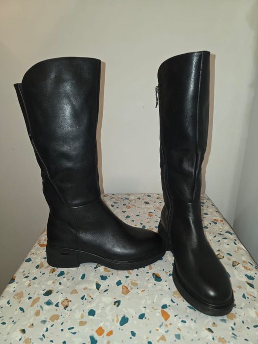 Зимние кожаные сапоги