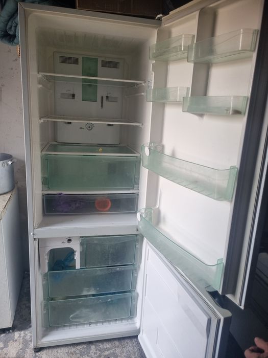 Холодельник panasonic