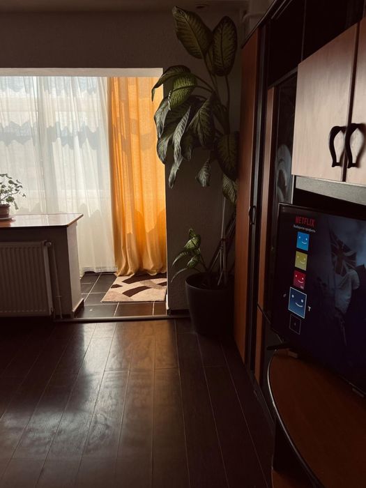INCHIRIEZ Apartament DECEBAL cu Centrala Termica si loc de parcare